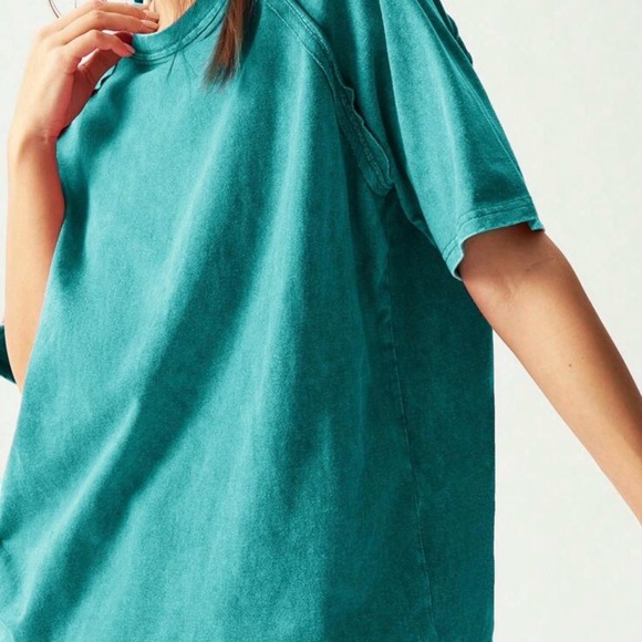 🔥 Vintage Washed Emerald Tee – Effortless Cool Girl Staple 🔥 💯 COTTON - Picture 4 of 4